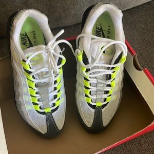 Airmax 95 women size 8 great shape